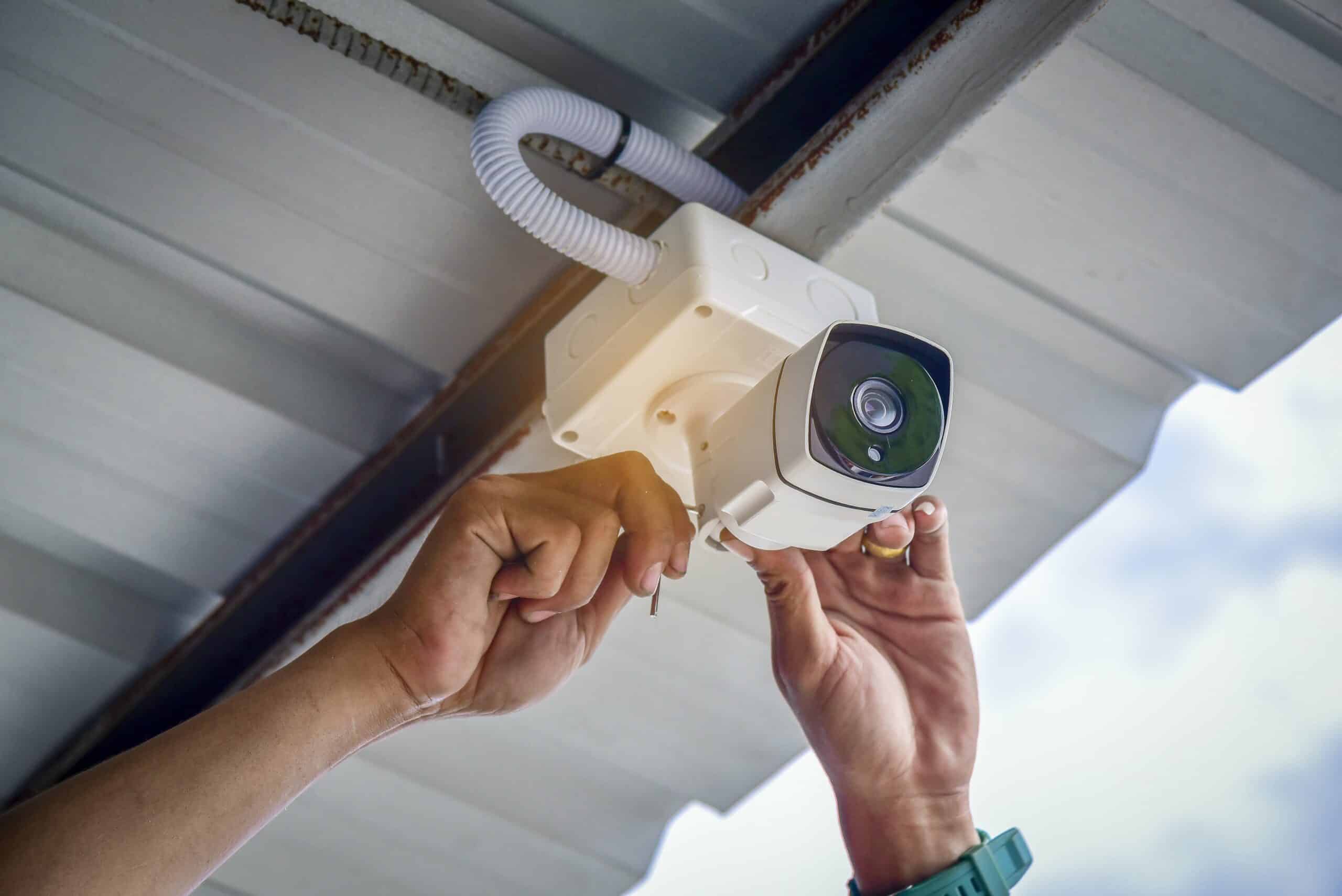 How to Choose Between DIY and Professional CCTV Installation